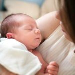 نصائح لنوم الاطفال حديثه الولاده