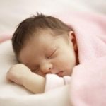 علاج عدم انتظام الرضيع في النوم